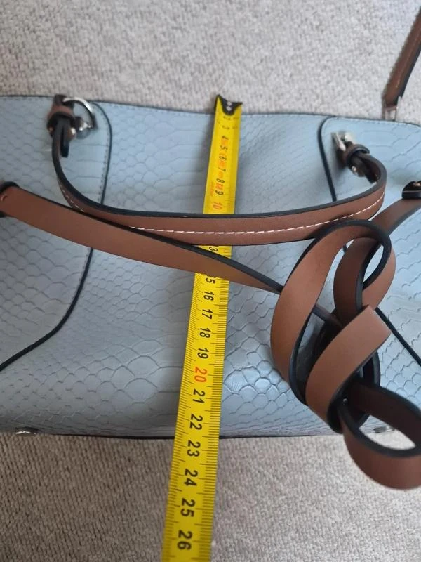 Bolso de mano efecto cocodrilo azul gris con bandolera ajustable – photo 10